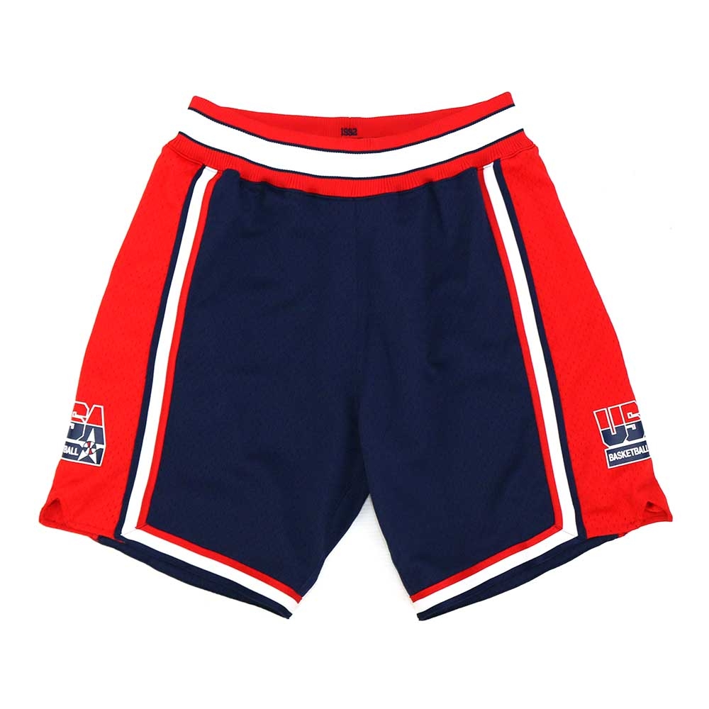 1992年巴塞隆納奧運會，美國隊派出了幾乎囊括當時NBA所有頂尖球員的代表隊，平均每場勝分接近44分，這支球隊也被人們看作是歷史上最強大的籃球隊，美國百年歷史運動品牌Mitchell&Ness經過多年