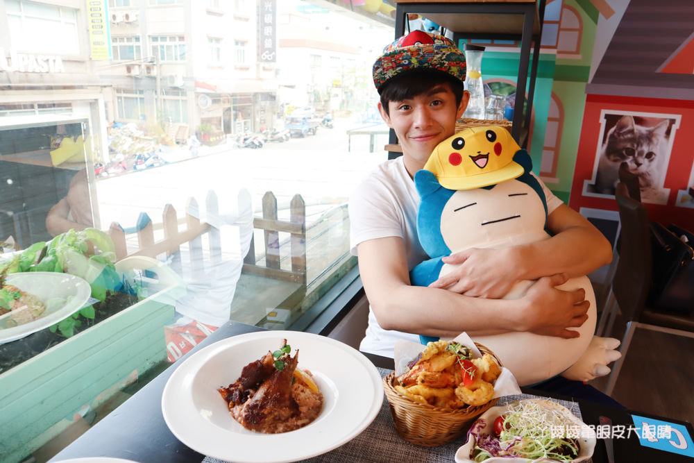 竹北平價美食餐廳推薦流浪貓香草義式廚房，竹北新開幕寶可夢主題美食餐廳！貓奴們快來找主子