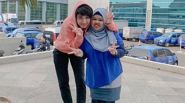 Rahmawati Kekeyi bersama pacar, Rio Ramadhan. [Instagram]