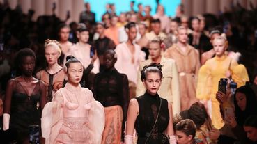 【2020 FW米蘭時裝周】Fendi首度起用「大尺碼」模特兒！展現「後老佛爺時代」的全新視野