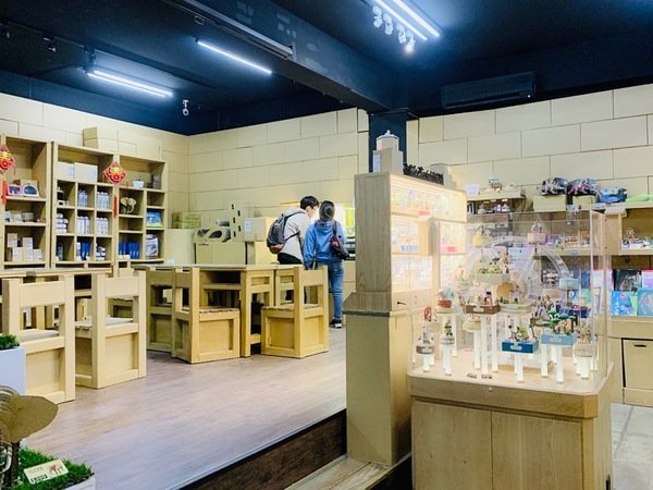 倪倪愛旅遊－『台中大坑一日遊推薦』台中近郊鳥語花香闔家出遊秘密花園-台中大坑紙箱王創意園區、東山水岸餐廳、東東芋圓直擊分享