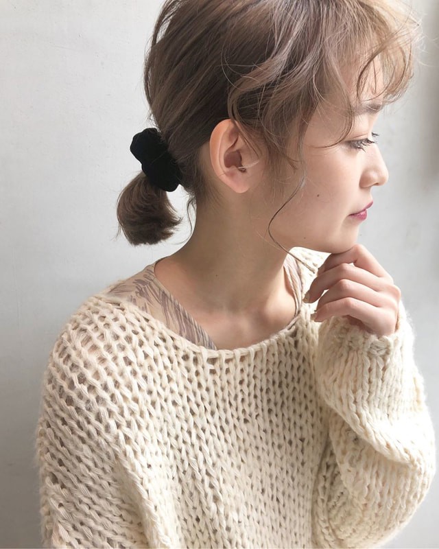 最新 シュシュ ヘアアレンジ で簡単に今っぽスタイル ボブ ロングまで全部みせ