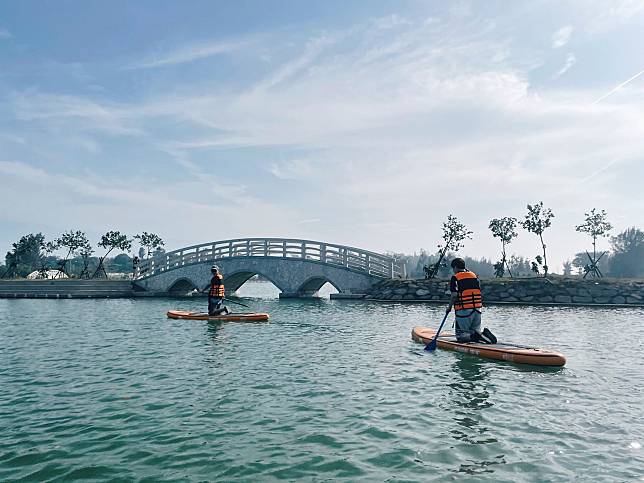 ▲享受在平靜湖面上悠游滑行的愜意吧！（圖／奧丁丁體驗)