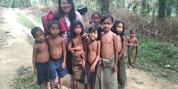 Kisah Maria "Sang Dokter Rimba", Ambil Alih Tugas Dukun ...