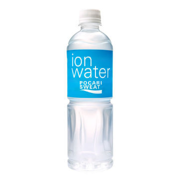 ION WATER 比水更接近身體的水 n隨時補充電解質n清爽口感，隨時隨地都可以暢快飲用