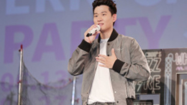 周興哲揪女友考潛水執照 趙岱新克服恐懼嬌嗔「都是為了你」