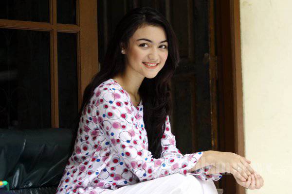 5 Artis Paling Cantik Natural Tanpa Make Up, Nomor 2 Blasteran Indo-Jepang