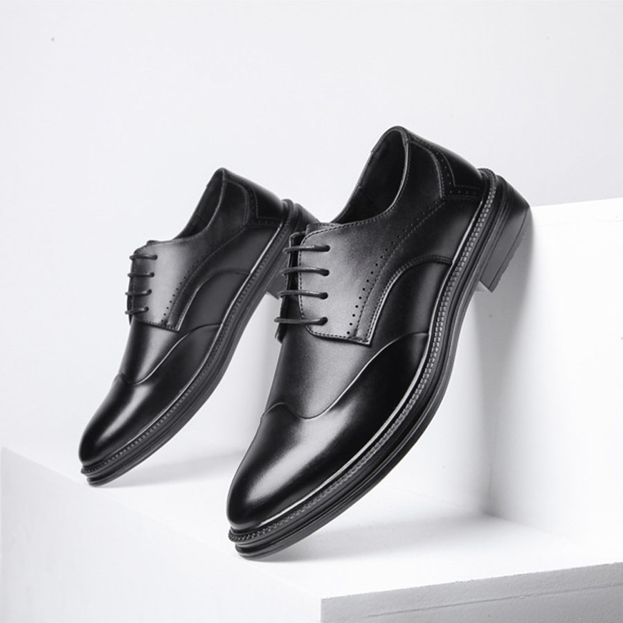 尺寸數據 EUR (歐洲碼) 腳長 (cm) 統高 (cm) 38 24 5 39 24.5 5 40 25 5 41 25.5 5 42 26 5 43 26.5 5 44 27 5 此款以歐洲碼為