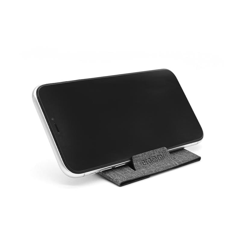 產品特色 追劇或看信息時都能擁有最舒適的視角 獨特磁吸設計，一秒摺疊好上手 穩固支架功能，能應用各種大尺寸手機裝置 體積小輕薄，好攜帶不佔空間 質感材質比起一般塑膠製品，堅韌穩固又親膚 多款顏色選擇，