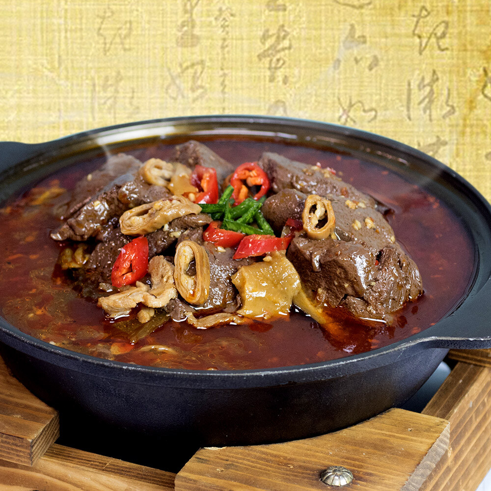 ◎內容物成分：川味五更腸旺:鴨血【雞鴨鵝血】、水、酸菜【芥菜、水、鹽、無水氯化鈣、異抗壞血酸鈉(抗氧化劑)、防腐劑(苯甲酸、苯甲酸鈉)、黃色四號、低亞硫酸鈉】、辣豆瓣醬【黃豆(非基因改造)、辣椒、水、