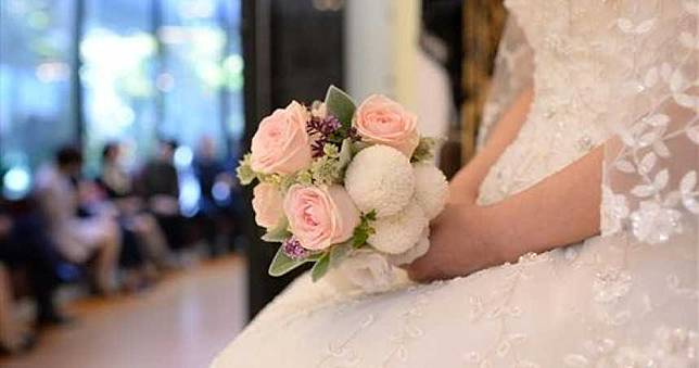 富二代結婚「炫富」只請4桌！沒龍蝦鮑魚、大排場...賓客傻了