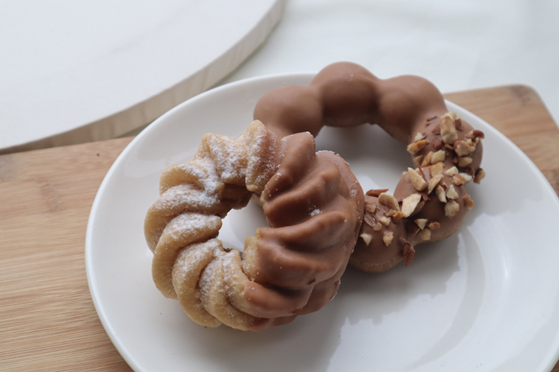 超難買聯名甜點登場！Mister Donut攜手GODIVA推出「奢華可可季」，破百元的甜甜圈好吃嗎？-4