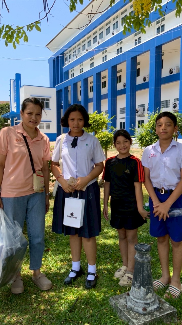 แก๊งส์ลูกหมู5ตัวพังขาม🌿🐷