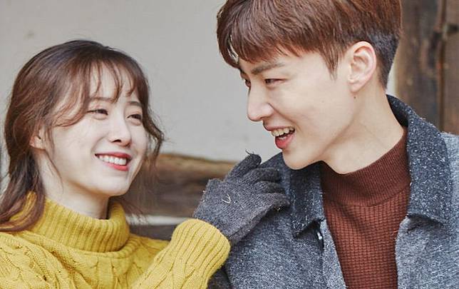 870 Koleksi Gambar Pasangan Romantis Korea HD