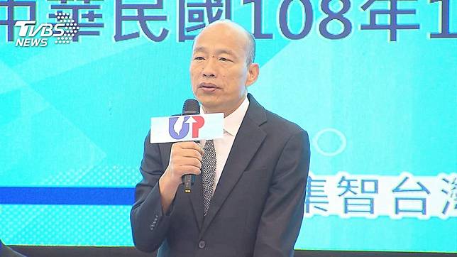 韓國瑜回防高雄，今替黨籍立委候選人站台時，對台下支持者大喊：要讓高雄出總統出頭天。(圖／TVBS)
