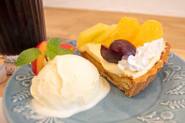 Fluffy Cafe の フルーツタルト など 枚方市東山 ひらつーグルメ