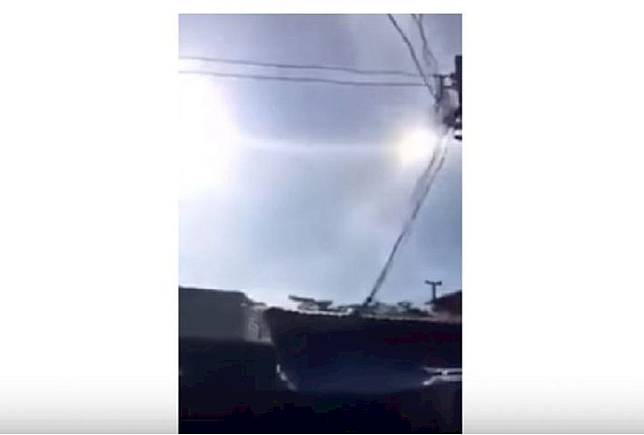 Penampakan matahari kembar 4 di Batam, pada 9 Oktober 2010, direkam oleh akun Youtube Herwin Hermnsayah. (Dok Youtube/Herwin Hermnsayah)