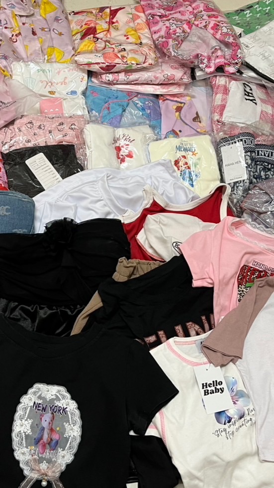 Nudee shop