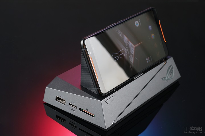 華碩 ROG Phone 大全套開箱！重新定義電競手機樣貌