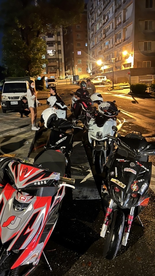 人類不正常基因研究院