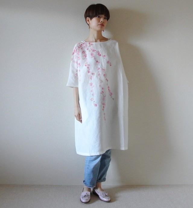我想到了期待已久的春天，並畫了李子。