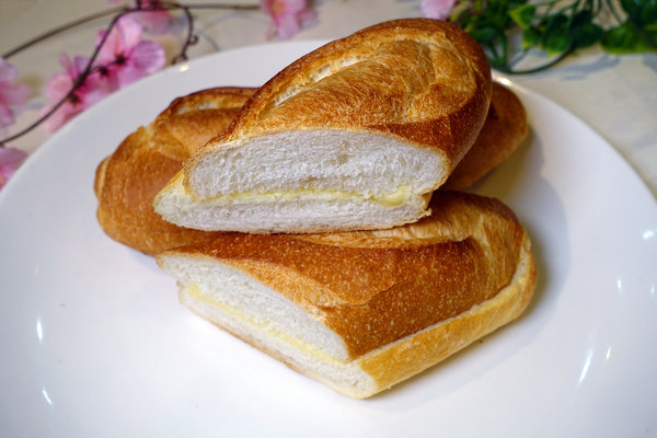 大安區甜點店艾斯特烘焙Erste Patisserie 4週年慶優惠，用銅板價品嚐世界西點冠軍師傅甜點，使用三倍券優惠更超值