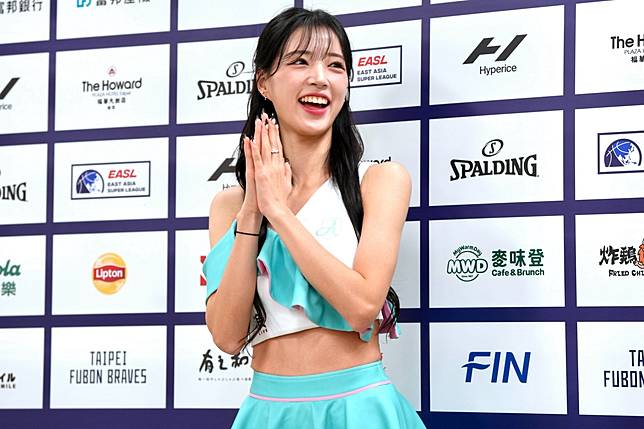 李皓禎展現舞技突然沒音樂 NG依舊甜美可愛 | TSNA | LINE TODAY