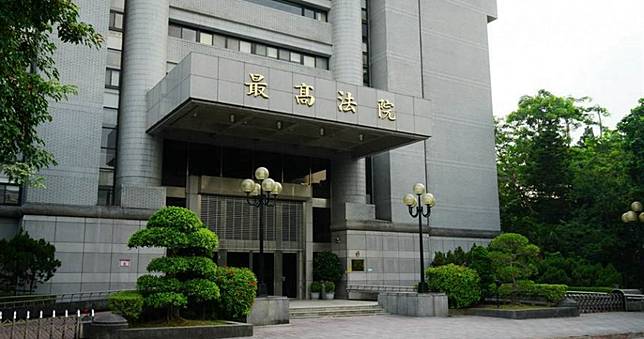 兒帶15歲女生朋友到家烤肉   色父親竟載她去賓館伸狼爪