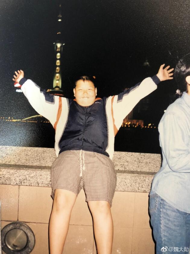 近期爆火男星的青澀舊照！鄧為、成毅風格差異大，陳哲遠、曾舜晞從小顏值就高！