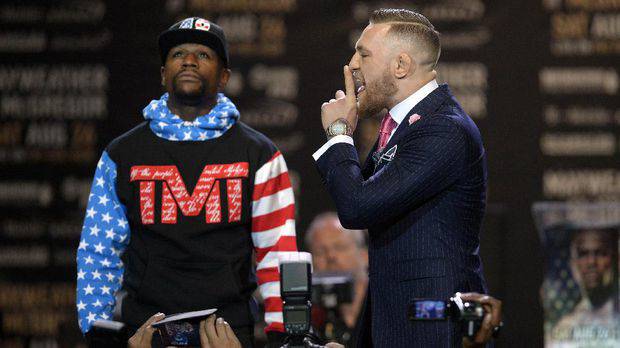 Conor McGregor Balas Kritikan Mike Tyson