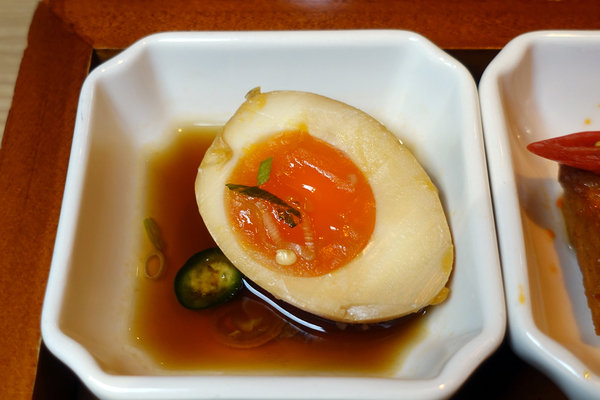 偷飯賊-信義遠百A13餐廳推薦，台北信義區韓式聚餐、一個人的韓式料理，九宮格小菜+韓式鍋物/燒肉/定食，信義區平價韓式美食(內含偷飯賊遠百菜單) 