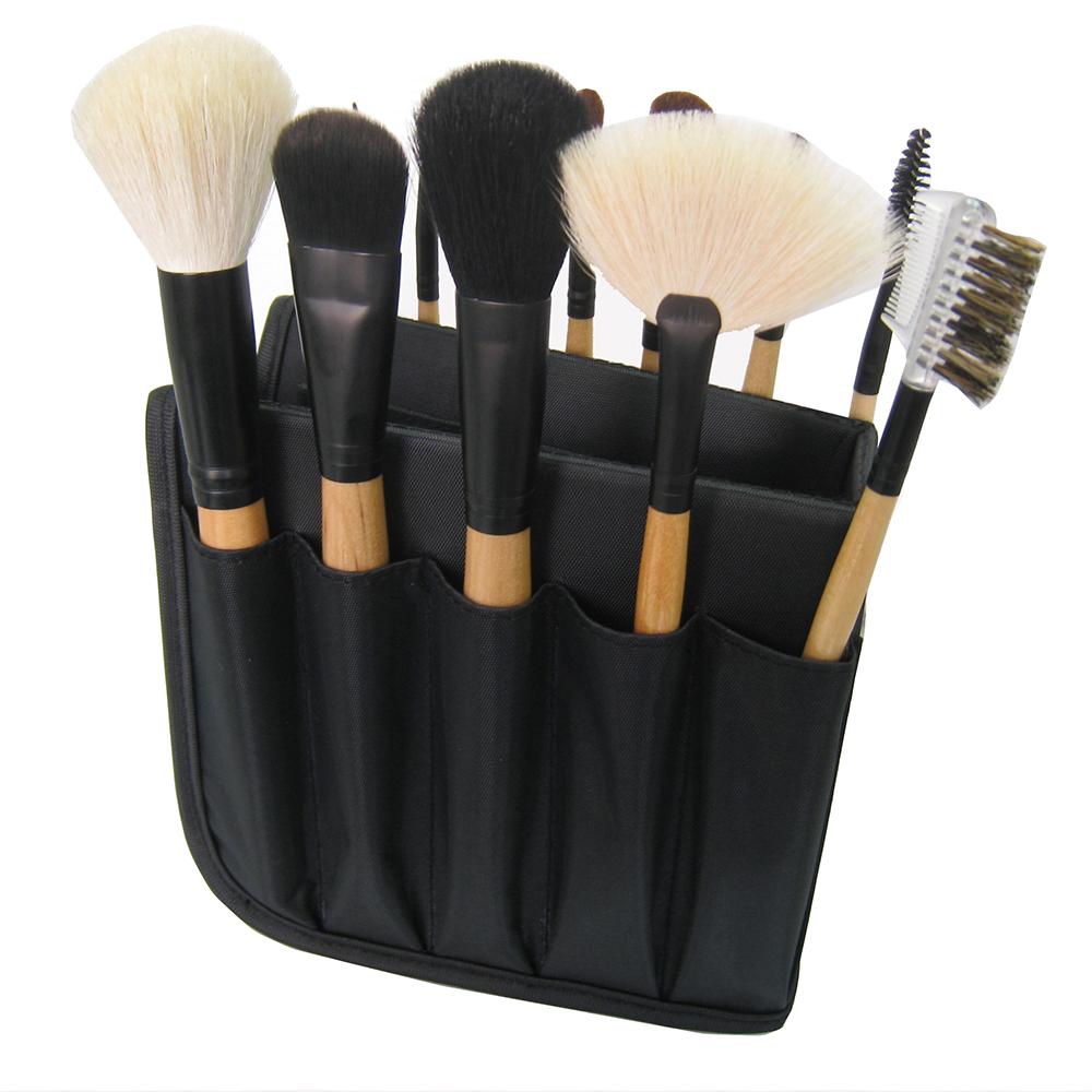 想要化一個完美無瑕的彩妝，除了需要成熟的彩妝技巧外，擁有一套完整、優質的彩妝刷具，是每個女人都需要投資的！專業造型師才會使用的彩妝刷具近幾年來有越來越流行的趨勢，許多品牌都推出了給非專業人士用的專業刷