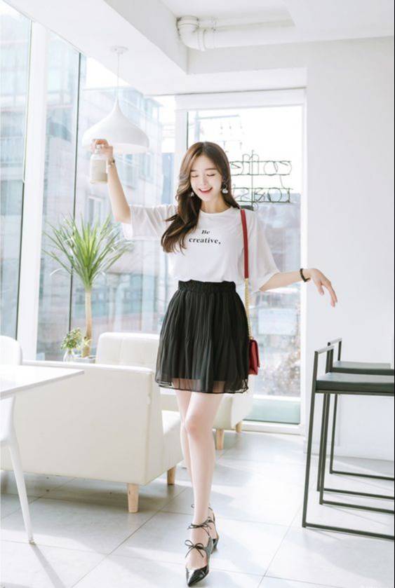 9 Style Simpel Yang Keren Dengan Rok Hitam Tanpa Beli Baru Womantalk Com Line Today