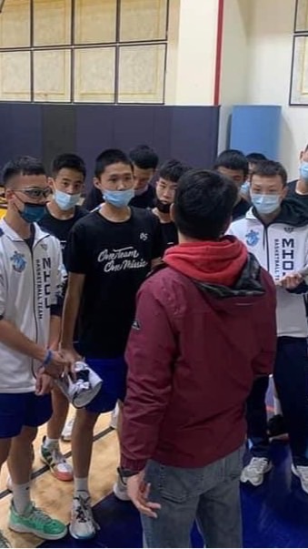 運動鞋襪球衣打球同好交流團 （限男性）