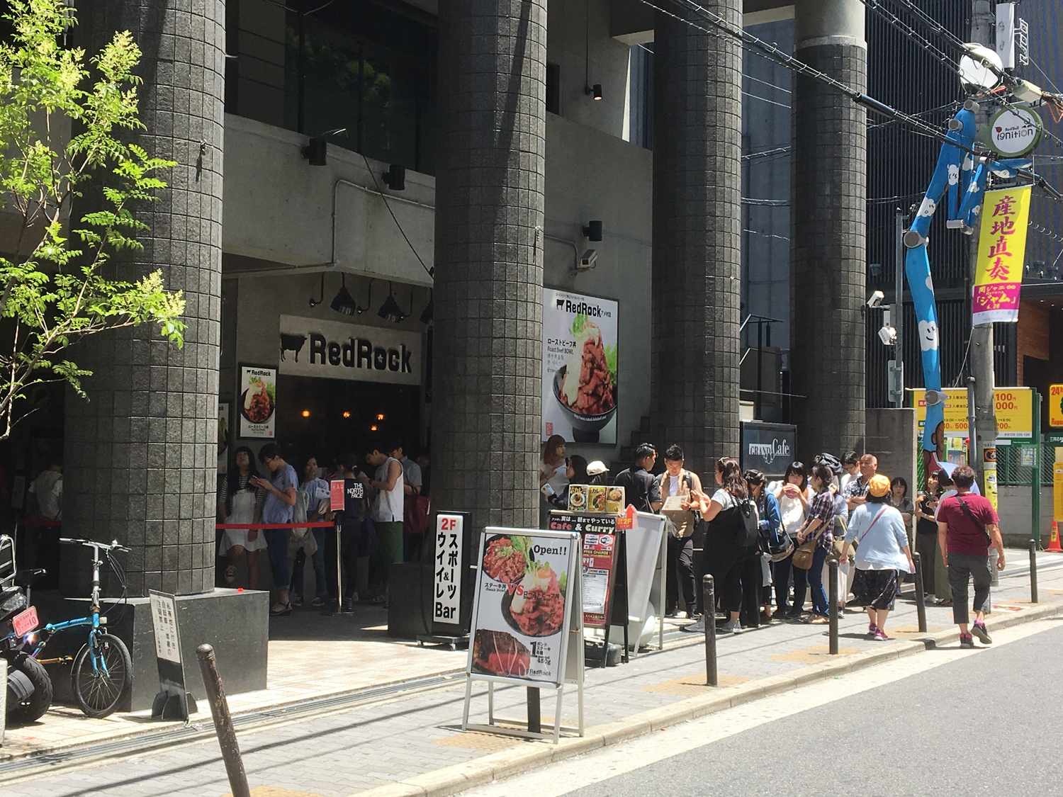 日本人愛排隊是天性？在日本不排隊會被罰一百萬！