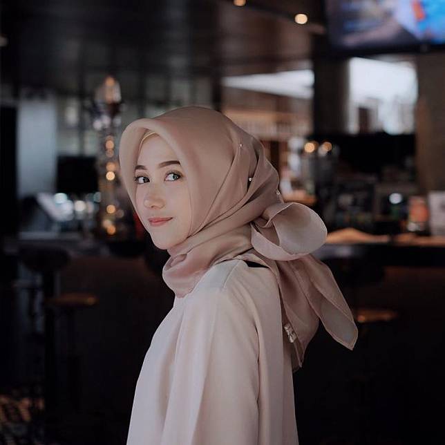 Biar Makin Kece Waktu Kondangan Ini Hijab Yang Bisa Kita Pakai Instagram Com