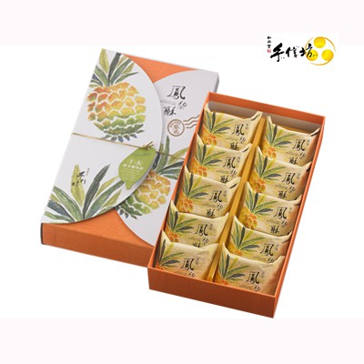 榮獲～台北鳳梨酥文化節金牌獎!!外皮獨家比例配方，香濃酥且不膩口，內餡更是精心研發，鳳梨果肉與傳統鳳梨酥內餡所調和出黃金比例配方，層次豐富，多纖口感，每一口都品嚐的到金牌獎的殊榮保證。外盒尺寸約：29