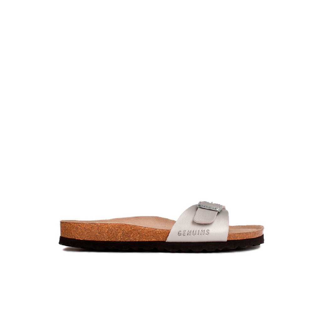 商品說明Genuins 100%西班牙製造，選用真皮和舒適的軟木鞋墊製成涼鞋 ，完美貼合腳部，止滑鞋底增加抓地力，將時尚與舒適融合在一起，打造出地中海風格的涼鞋，快來體驗舒適的西班牙Style~ 產品