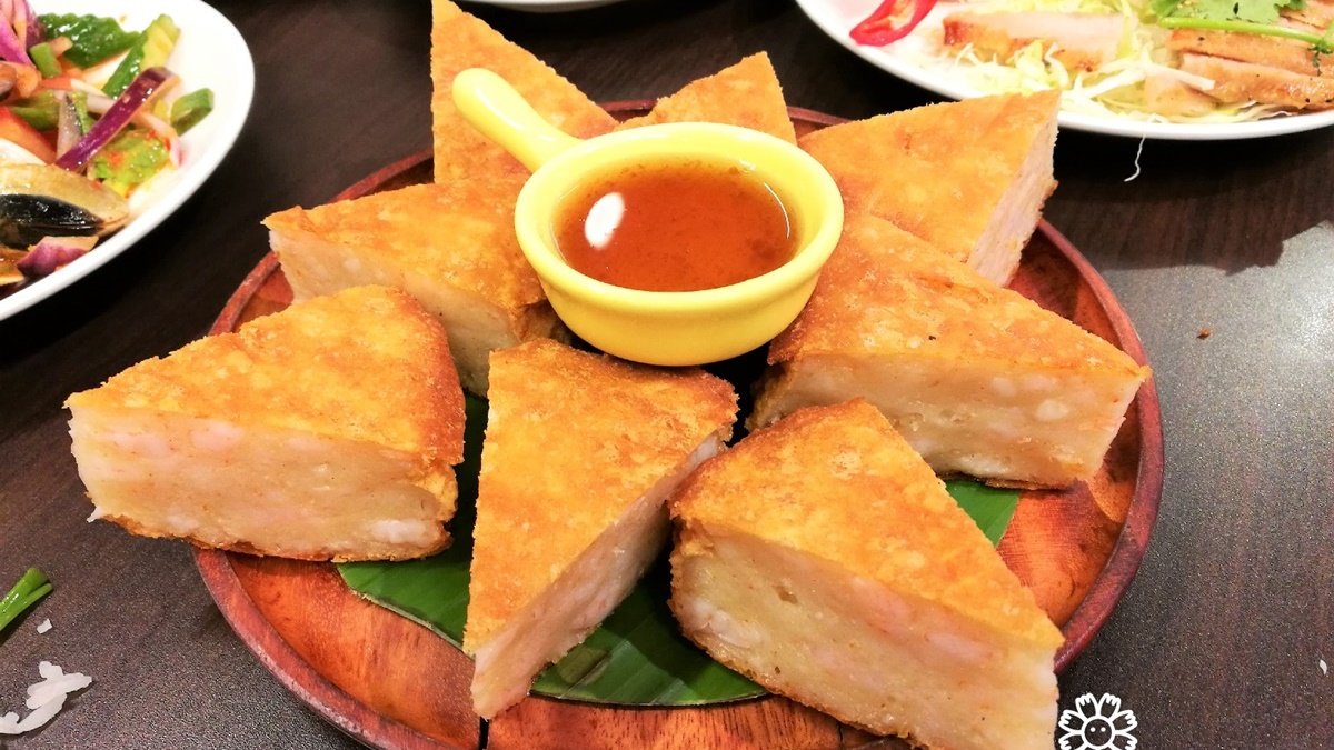 55元起免出國開吃！雙北６泰式料理推薦：排隊路邊攤、厚切月亮蝦餅、炒泡麵