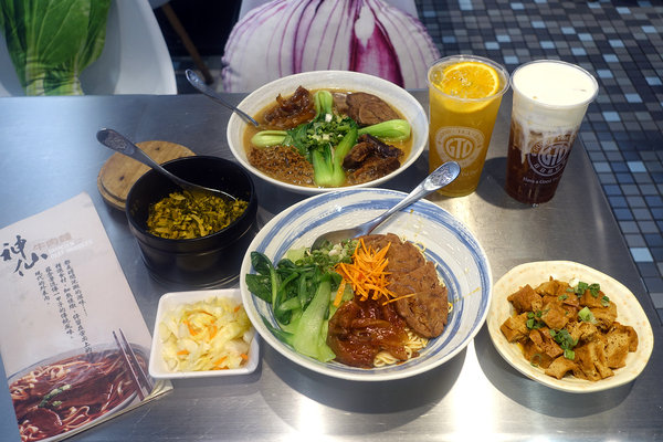 南京復興牛肉麵-神仙牛肉麵+GTD手搖飲，台北中山長春路好吃牛肉麵，台北牛肉麵外送，牛肉、麵條、湯頭都好吃的中山區牛肉麵(含神仙牛肉麵菜單)