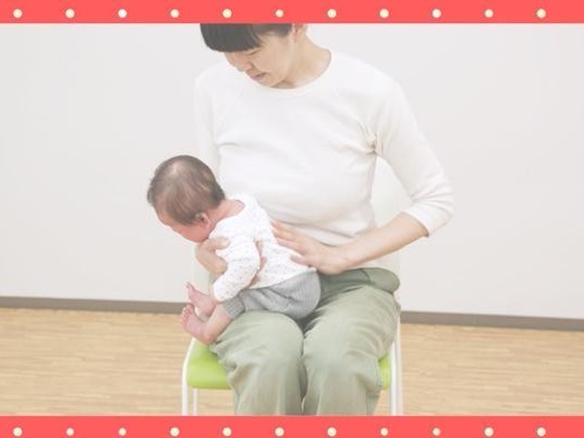 動画で簡単 はじめてママでもすぐできる 正しいゲップの出し方 ベビーカレンダー
