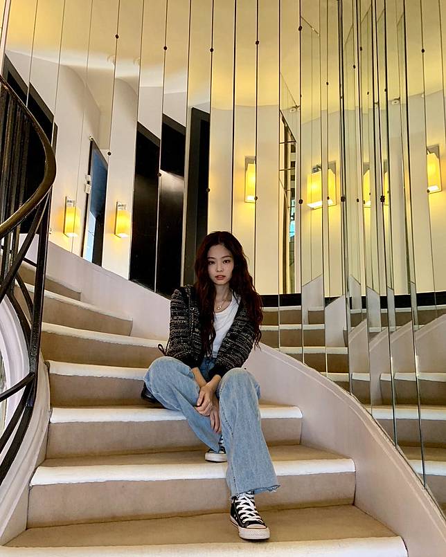 10 Gaya Casual Jennie Blackpink Pas Untuk Cewek Bertubuh Mungil