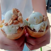 เจี๊ยบลพบุรีไอศครีมกะทิ น้ำมะพร้าวสด น้ำช่อดอกมะพร้าว