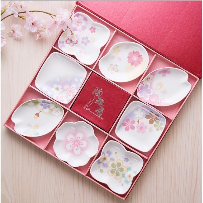 流行元素: 小新清 適用人群: 大衆 適用場景: 日常送禮 顔色分類: 櫻花碟禮盒 材質: 瓷 茶餐具工藝: 釉上彩 圖案: 植物花卉 個數: 5個(不含)-10個(含) 風格: 日式 尺寸: 4英寸
