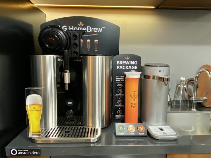 LG 智慧家庭全面啟動，CLOi 機器人進入生活、捲軸式電視指日可待