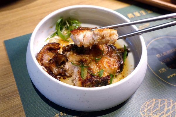 Hi-Q褐藻生活館Hi-Q鱻食，南京三民站不限時餐廳，文創、購物、美食、活動場地租借，網美必備美食養顏鍋，免費WIFI及插座咖啡紅茶免費喝