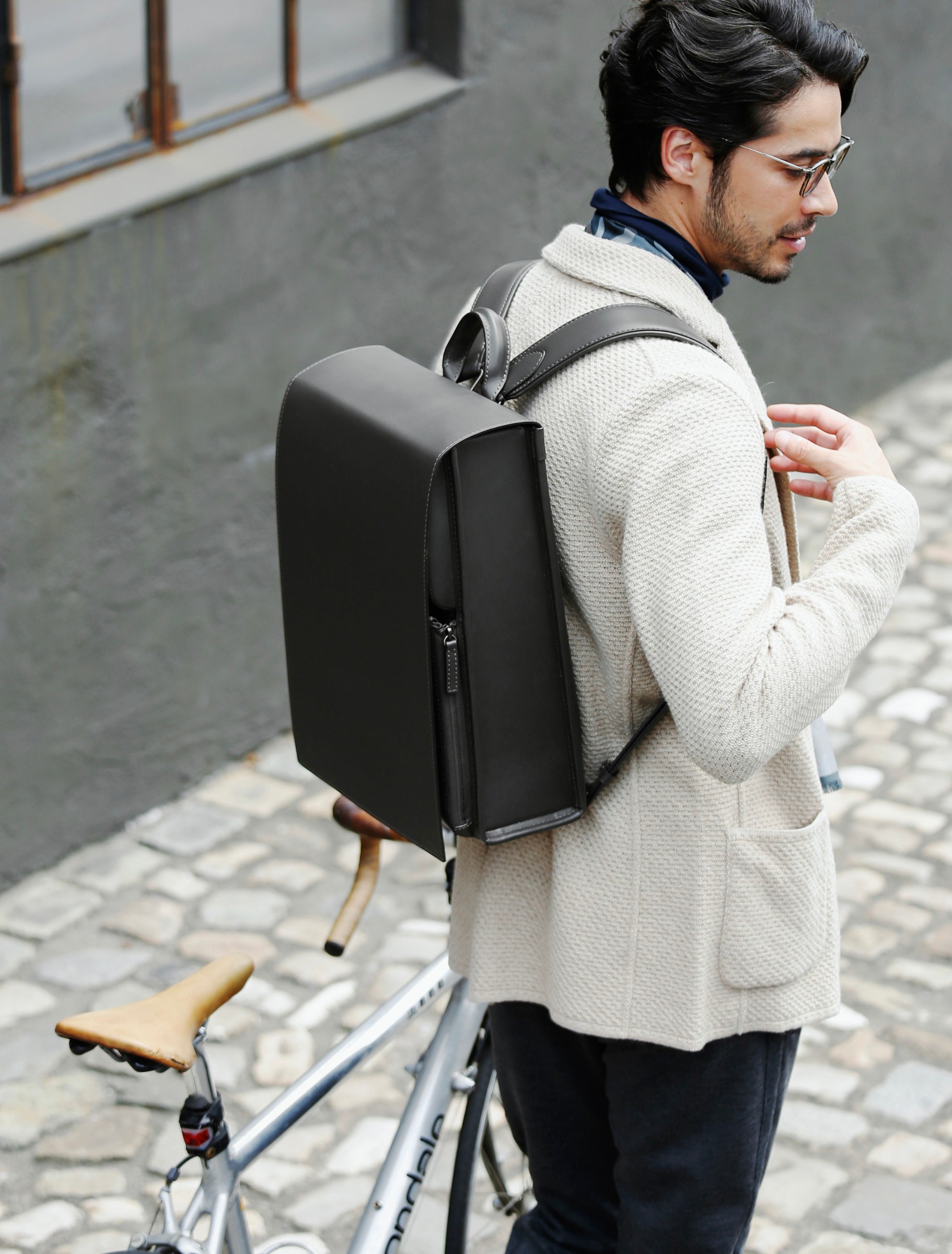 土屋鞄/大人ランドセル/チャコールグレー No.12 RECO 牛革ハイブリッド チャコールグレー – 土屋鞄の