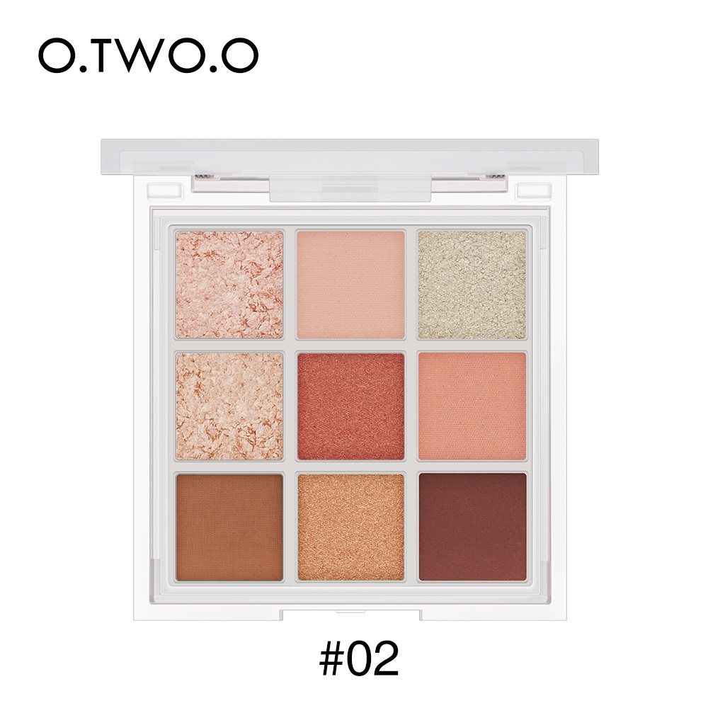 【商品特色】1、粉質細膩——細緻篩粉工藝，從指間碰觸到粉質時就可以感覺到的細膩，在眼皮上無顆粒感，用指間都可上色，非常好暈染。2、多種質地——實用性高的啞光質地，璀璨提亮的珠光質地，高調吸睛的偏光質地