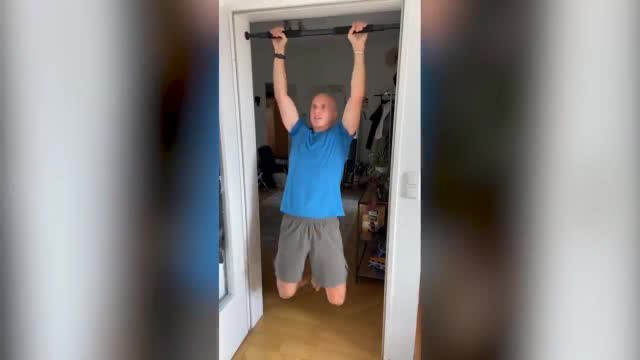 30日間 懸垂 プルアップ を毎日続けた男女2人に起きた 身体の変化と効果