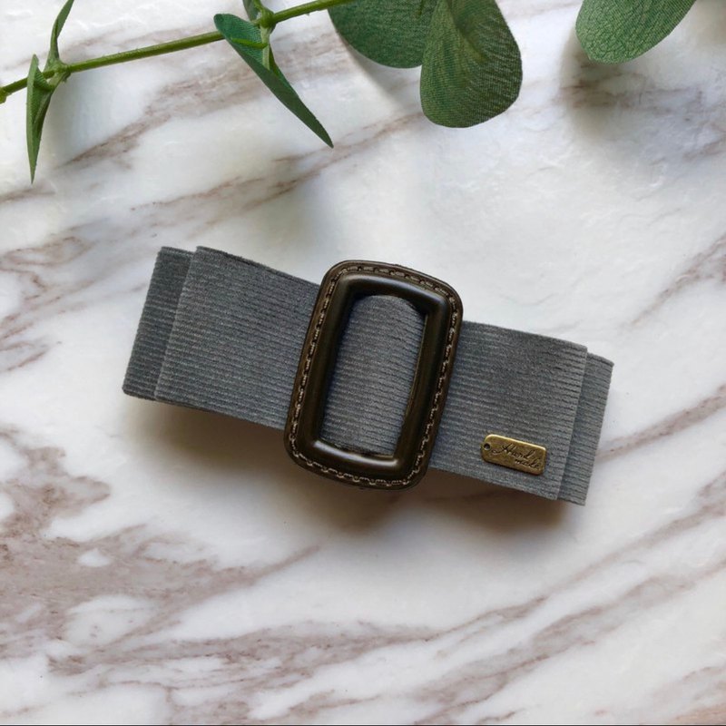 進口高質感釦環，搭配燈芯絨蝴蝶結更顯復古典雅氣質